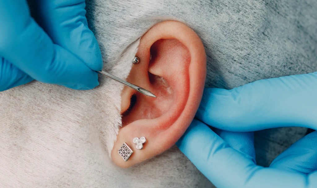 Piercing Aiguille Monfort-l'Amaury Yvelines 78